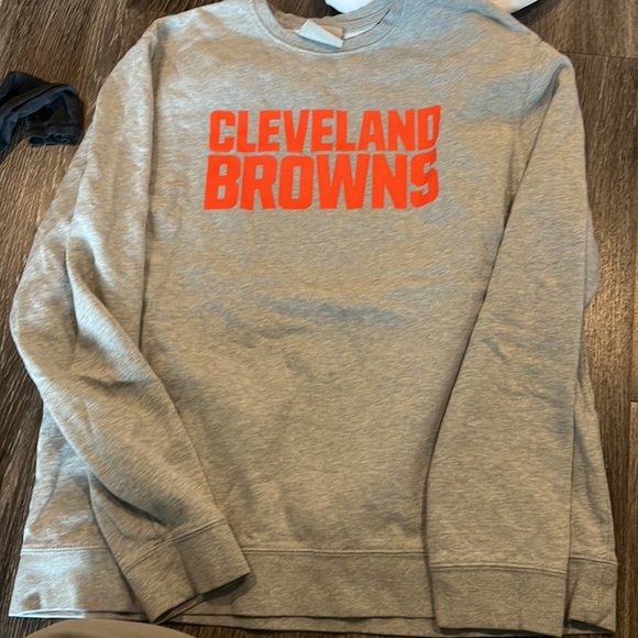 Cleveland browns sweatshirt - Picture 2 of 4